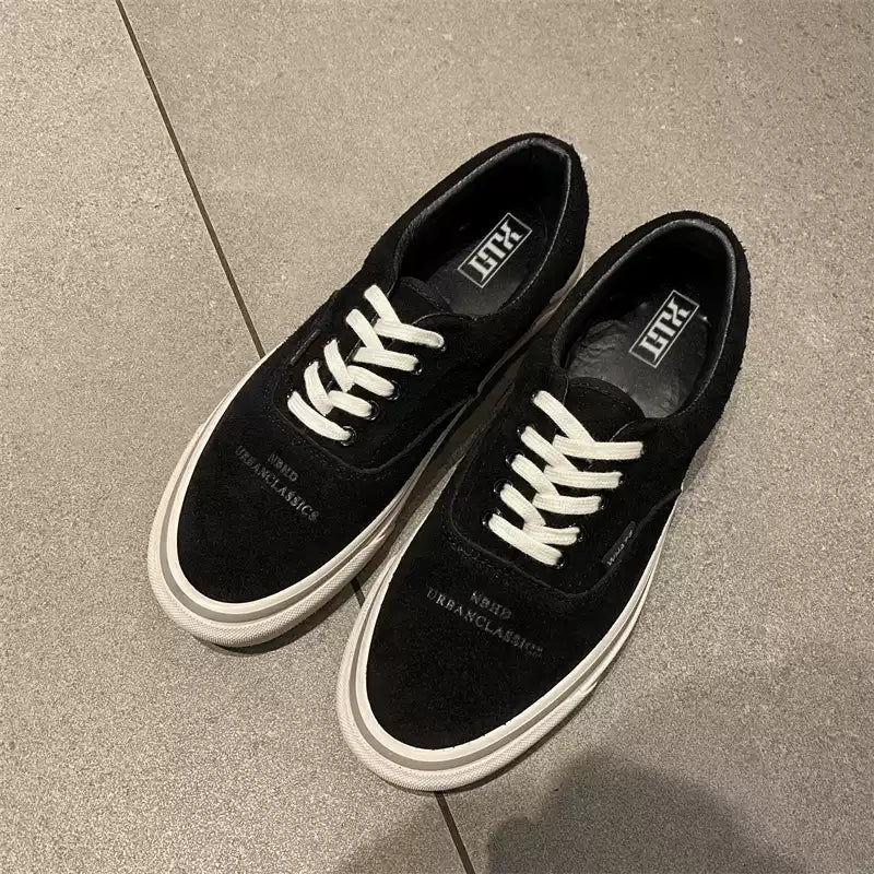 SHADE 01 — Onyx Cookie Suede Heritage Low