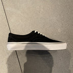 SHADE 01 — Onyx Cookie Suede Heritage Low