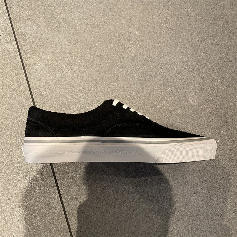 SHADE 01 — Onyx Cookie Suede Heritage Low