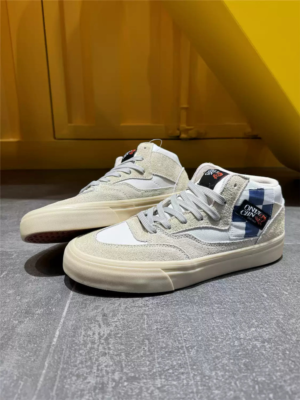 RIFT 01 — Khaki Suede Patch Mid