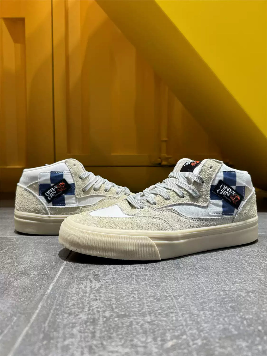 RIFT 01 — Khaki Suede Patch Mid