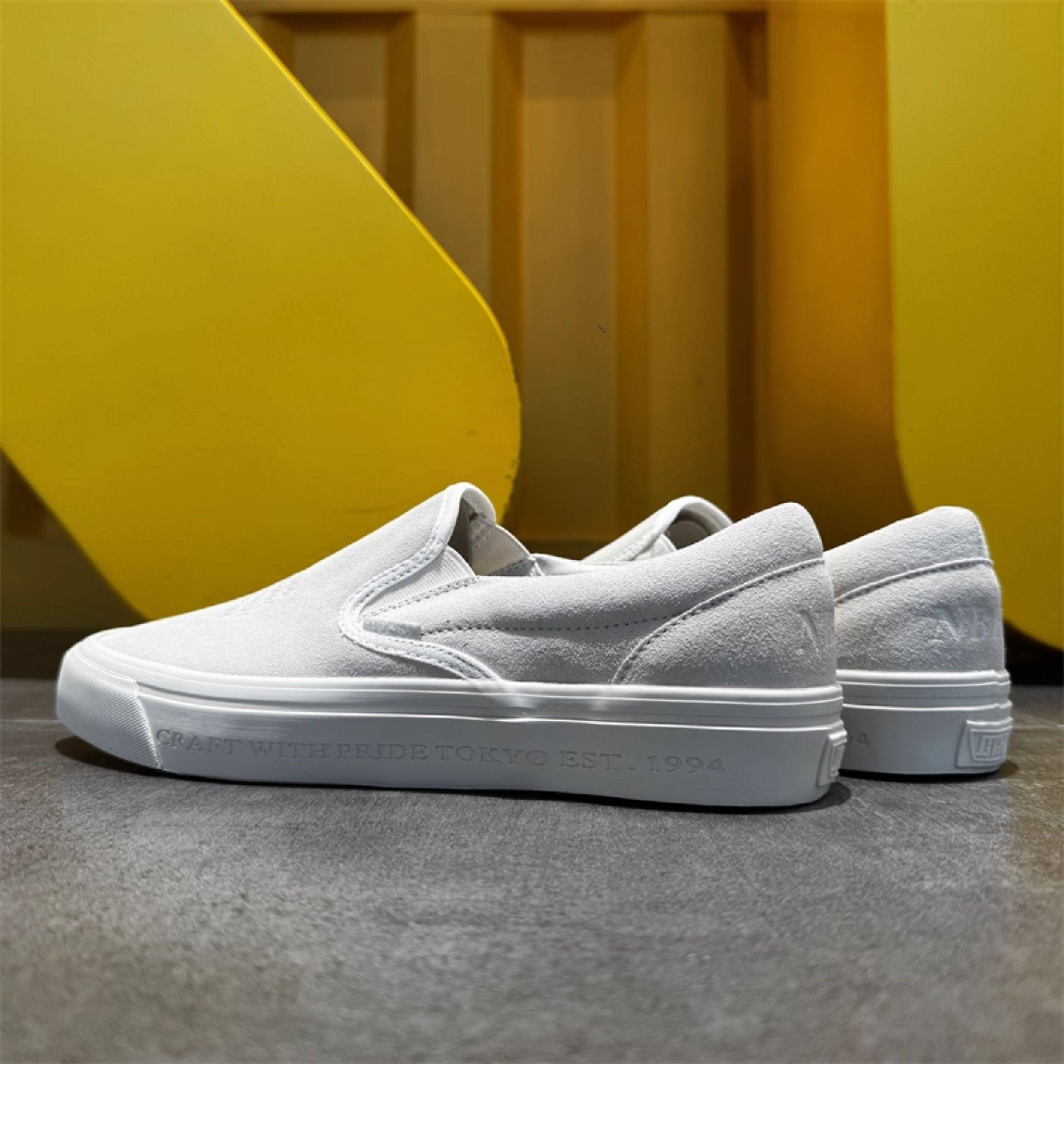 CRESCENT 01 — Bone Suede Heritage Slip